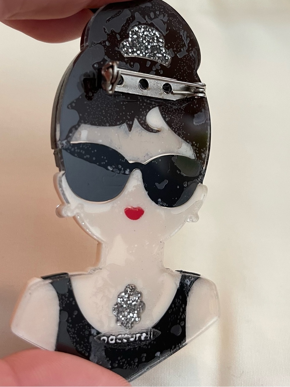 RARE Baccurelli Audrey Hepburn Breakfast at Tiffany’s Brooch Pin - Picture 4 of 6